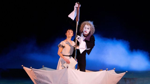 Cirque du Soleil: Worlds Away Backdrop