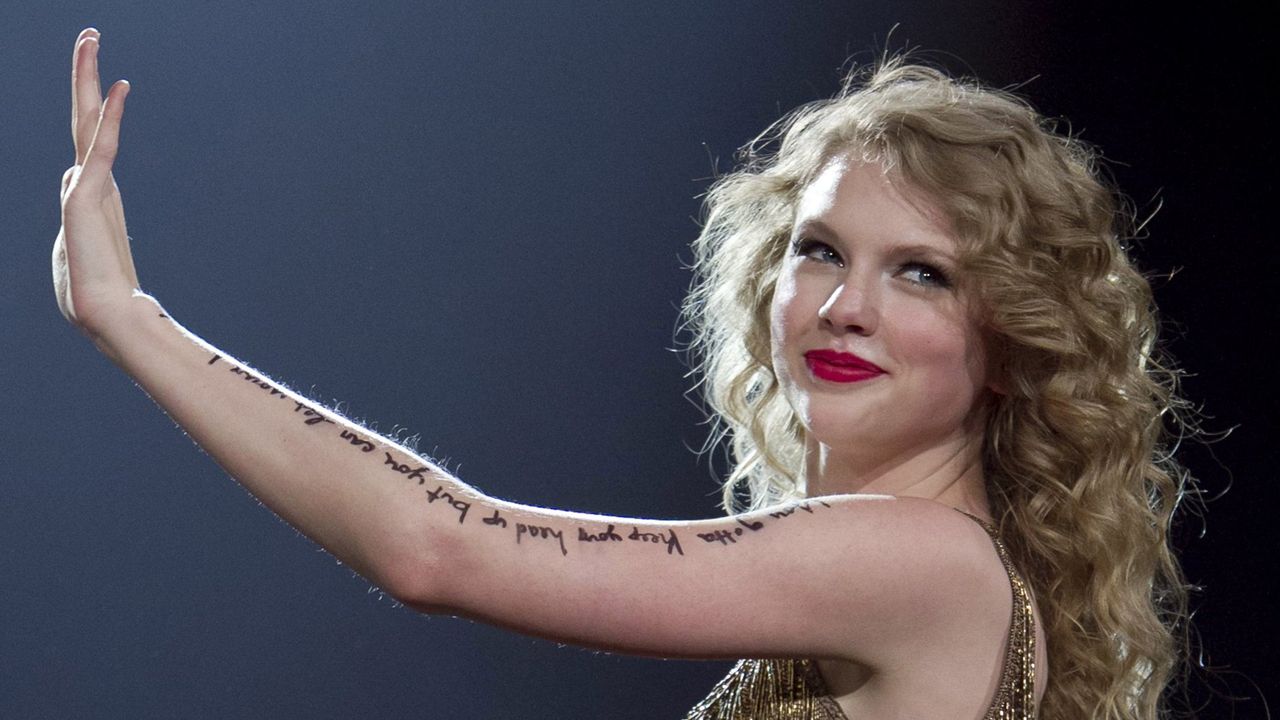 Taylor Swift: Speak Now World Tour Live Backdrop