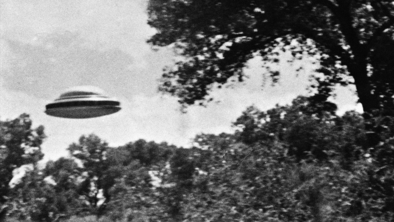 Unidentified Flying Objects: The True Story of Flying Saucers Backdrop