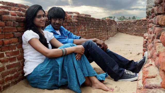 Aadhalal Kadhal Seiveer Backdrop