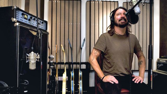 Foo Fighters: Back and Forth Backdrop