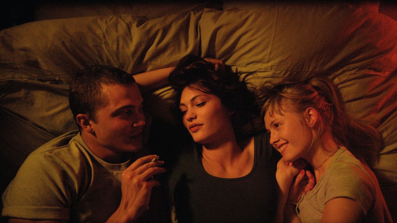 Love (2015): Where to Watch and Stream Online | Reelgood