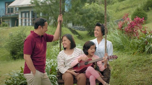 Cemara's Family Backdrop
