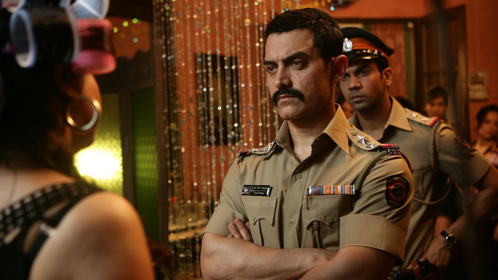 Talaash: The Answer Lies Within Backdrop