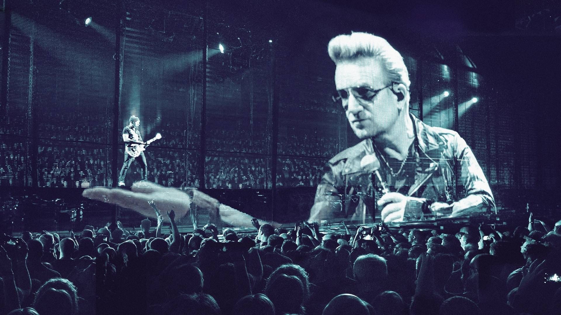 U2: Innocence + Experience, Live in Paris Backdrop