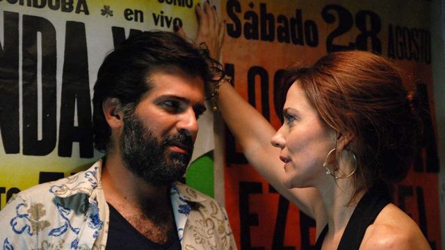 Las mujeres llegan tarde Backdrop