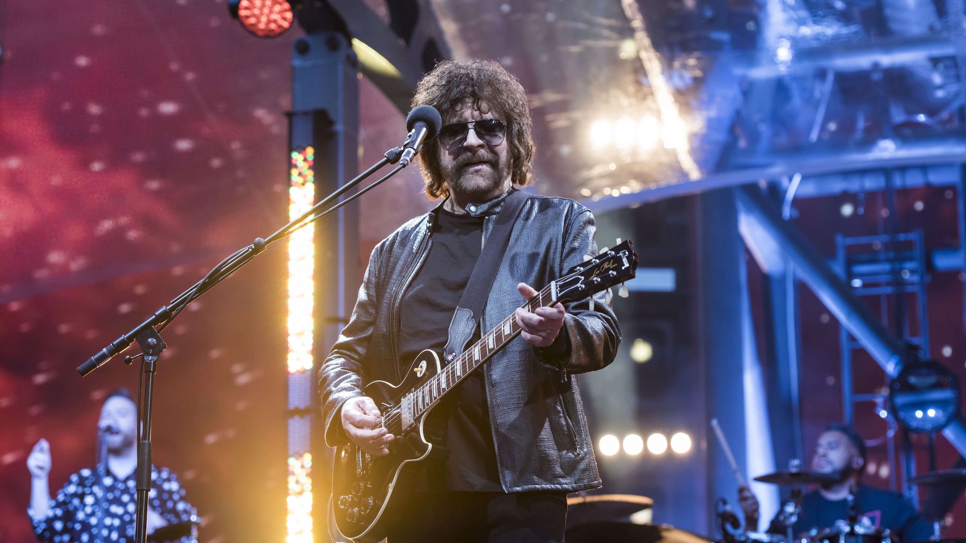 Jeff Lynne's ELO Wembley or Bust (2017) Where to Watch It Streaming Online Reelgood