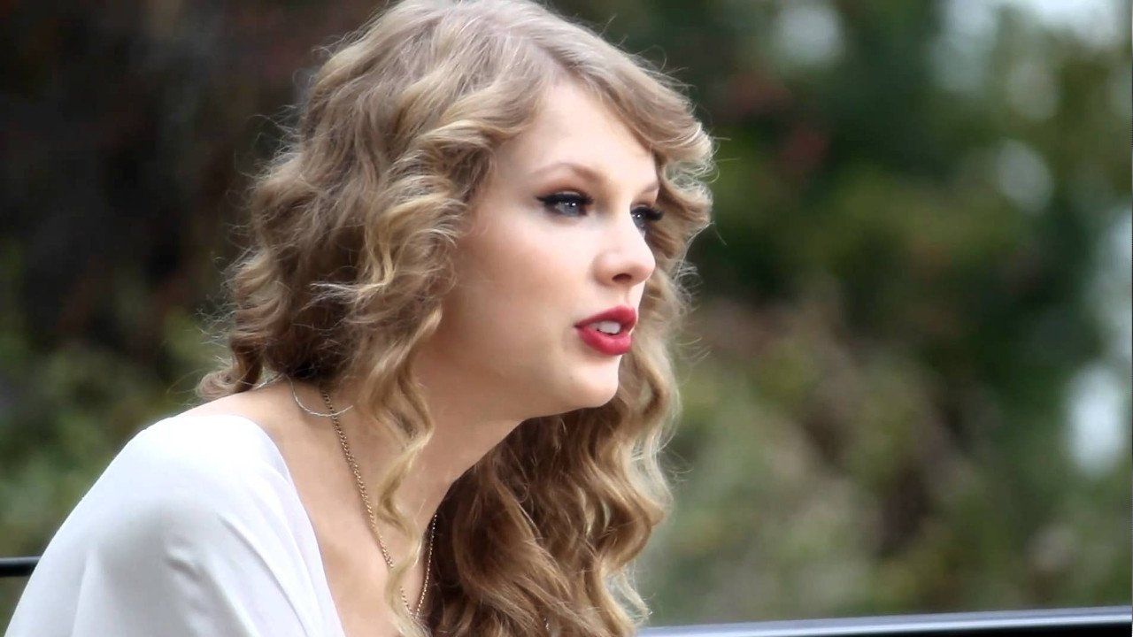 Taylor Swift: Speak Now Backdrop