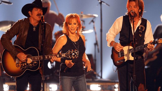 Reba McEntire: Country Gold Backdrop