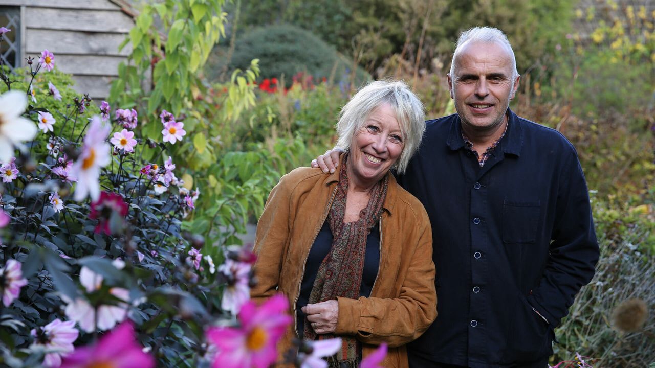 Great British Gardens: Season by Season with Carol Klein: Where to