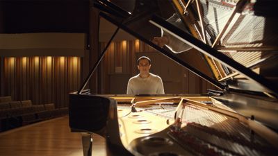 Season 02, Episode 07 Paper Piano