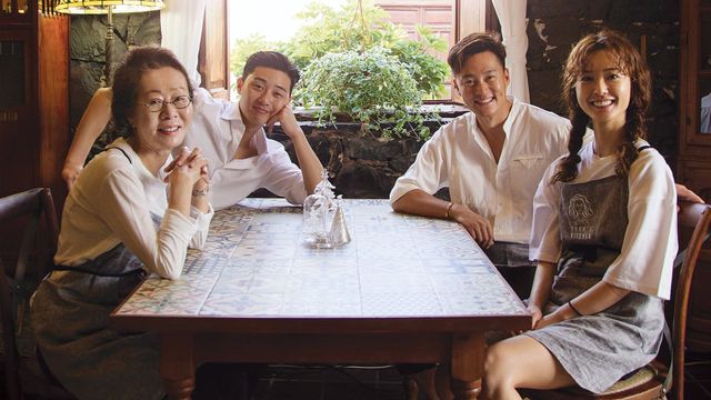 Youn's Kitchen Backdrop