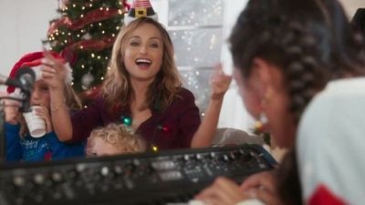 Season 02, Episode 05 Christmas Sing Along