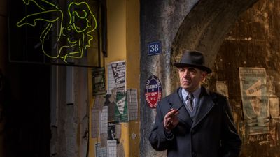 Season 02, Episode 02 Maigret in Montmartre