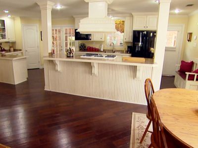 Season 16, Episode 22 Interiors