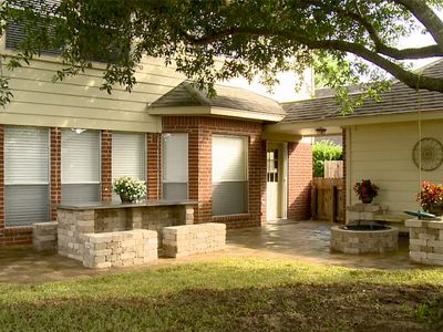 Season 17, Episode 21 Backyard Paradise
