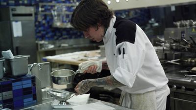 Season 09, Episode 15 4 Chefs Compete