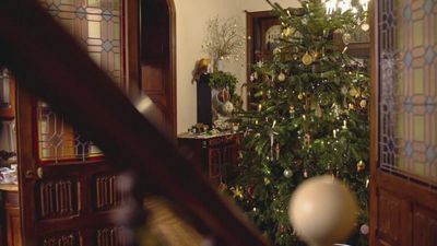 Season 01, Episode 26 New Christmas Traditions