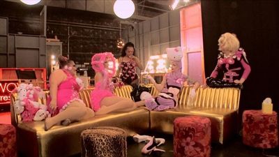 Season 07, Episode 11 Hello, Kitty Girls!