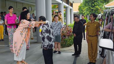 Season 01, Episode 11 Tamu Istimewa