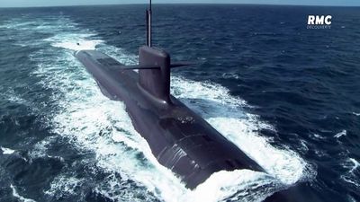Season 04, Episode 11 French submarine