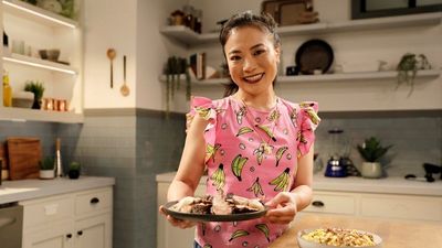 Season 10, Episode 14 Cali-Chinese Summer Sesame Dinner