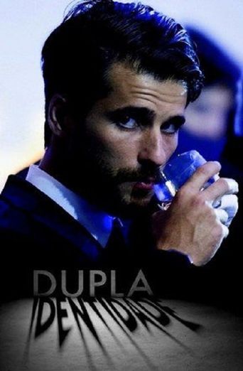 Dupla Identidade Poster
