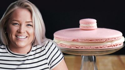 Season 01, Episode 06 Making A Giant Macaron