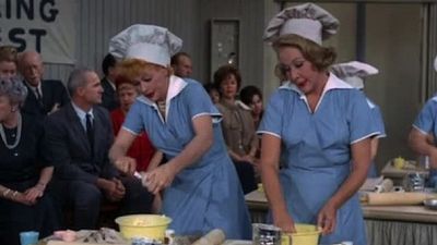Season 02, Episode 28 Lucy Enters a Baking Contest