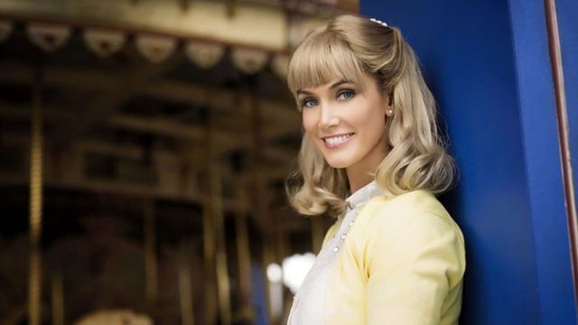 Olivia Newton-John: Hopelessly Devoted to You Backdrop
