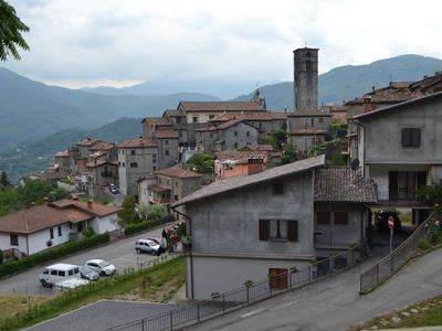 Season 113, Episode 11 Slowing Down in Tuscany