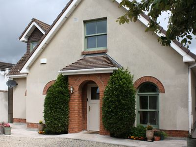 Season 160, Episode 13 House, Dog, Ring, Baby, Dublin