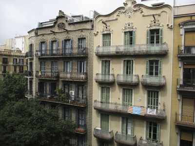 Season 138, Episode 13 The Long and Short of Enjoying Barcelona