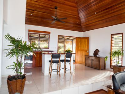 Season 127, Episode 20 Fiji's Hidden Luxury
