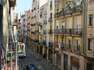 Season 109, Episode 13 Dueling in Barcelona