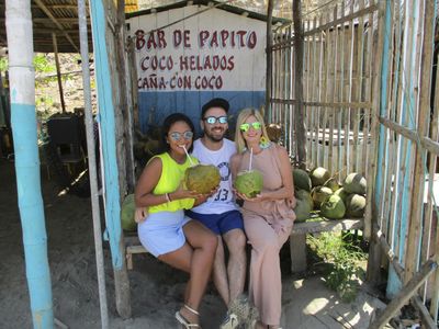 Season 136, Episode 22 College Besties Reunite in Manta, Ecuador