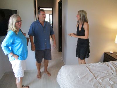 Season 125, Episode 21 Heated Conversation in Mexico