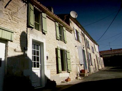 Season 27, Episode 13 Small Village in Charente