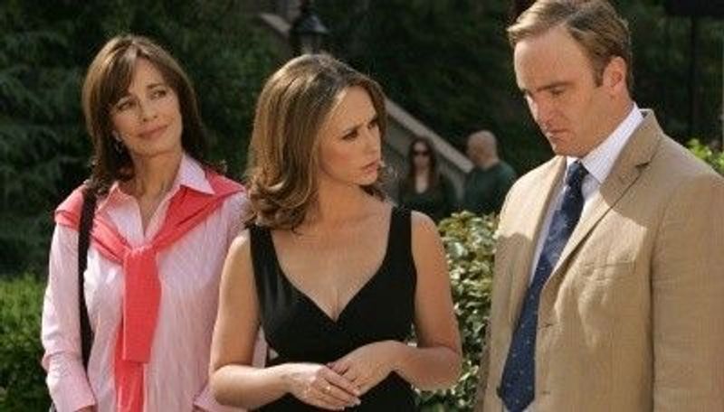 Ghost Whisperer: Where to Watch and Stream Online | Reelgood