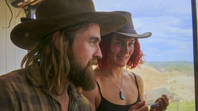 Season 10, Episode 20 Outback Opal Hunters: The Lucky Day