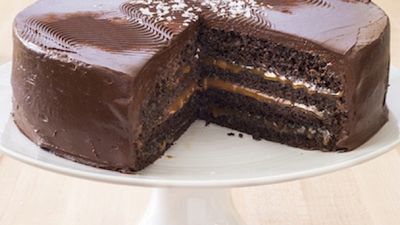 Season 16, Episode 07 Chocolate-Caramel Layer Cake